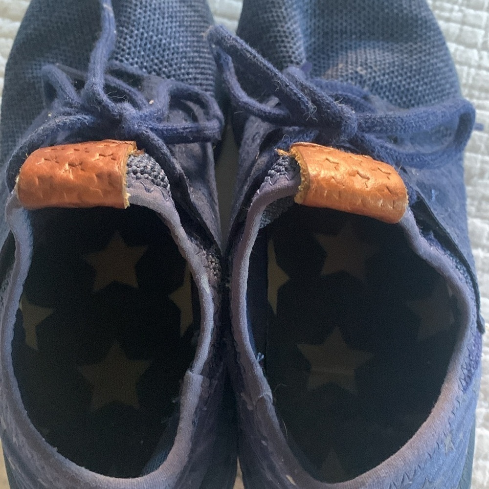 Sneakers - Picture 3 of 4